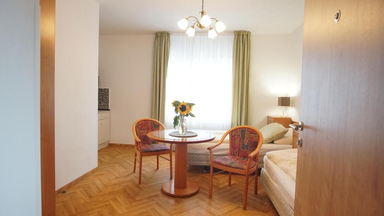 Vila Nejdek - Erzgebirge Aparthotel Buitenkant foto